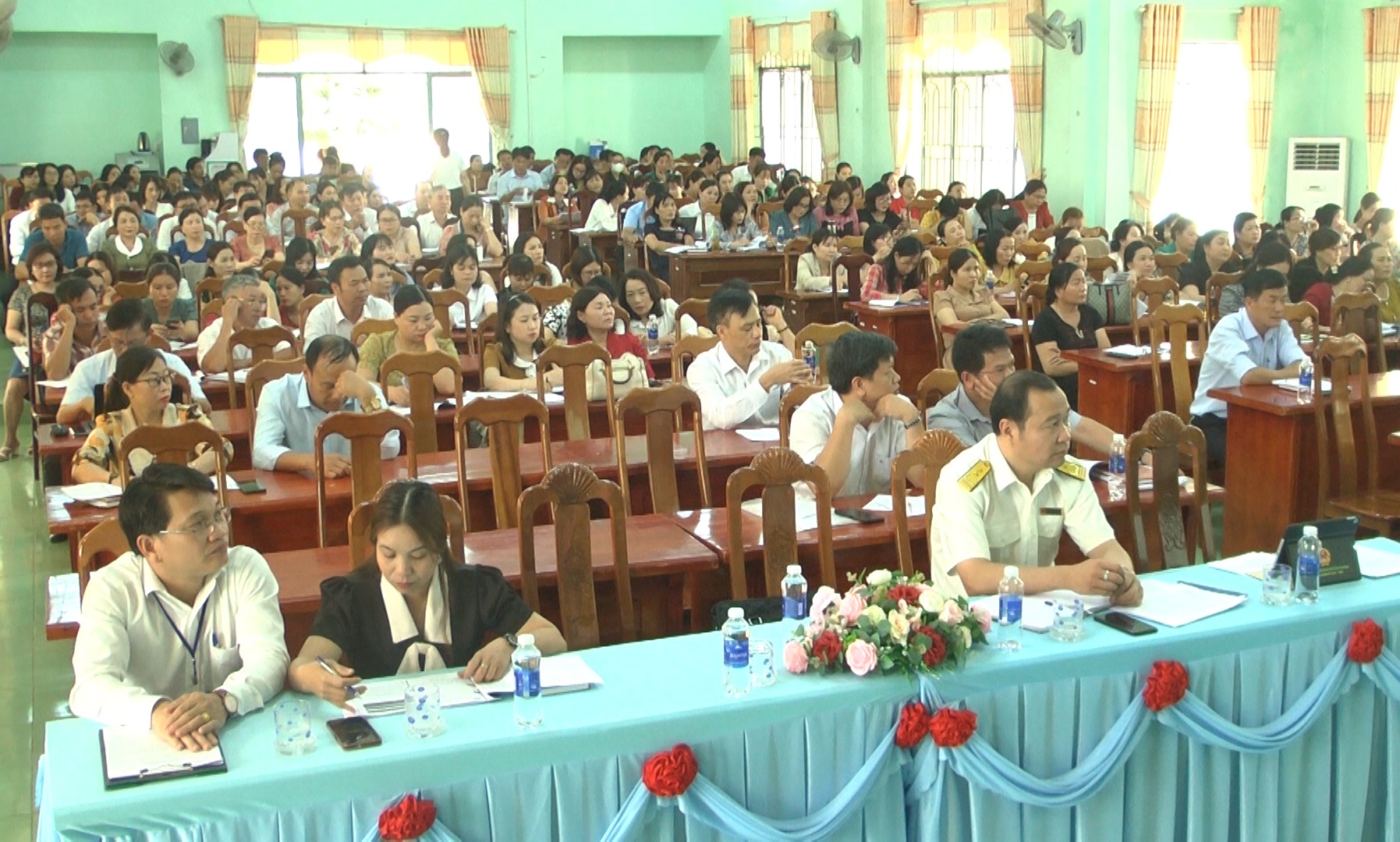 đại biểu toàn cảnh